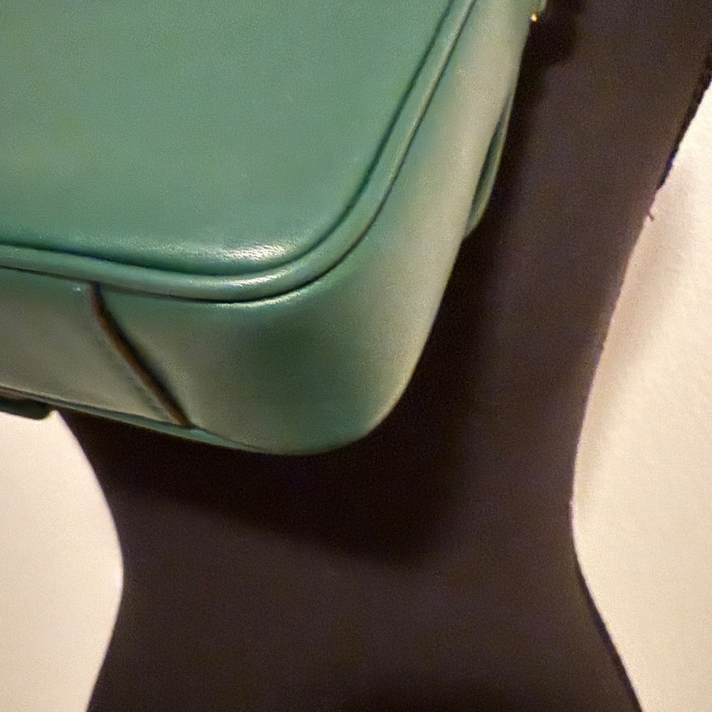 Michael Kors Colby Medium Shoulder Bag in Bosco (Green) - Picture 5 of 11